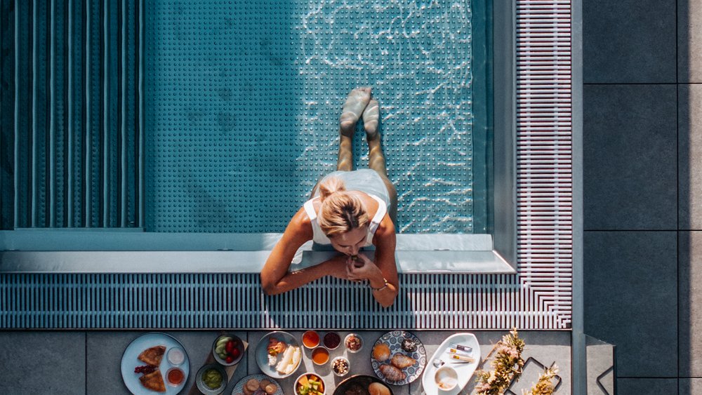 Impressions from a world of ease