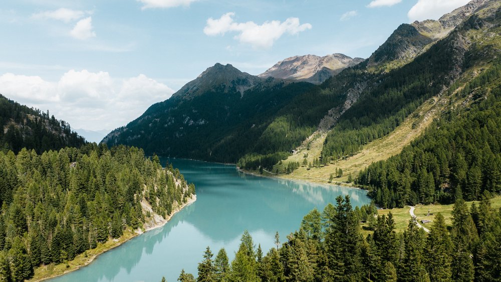 Impressions from a world of ease